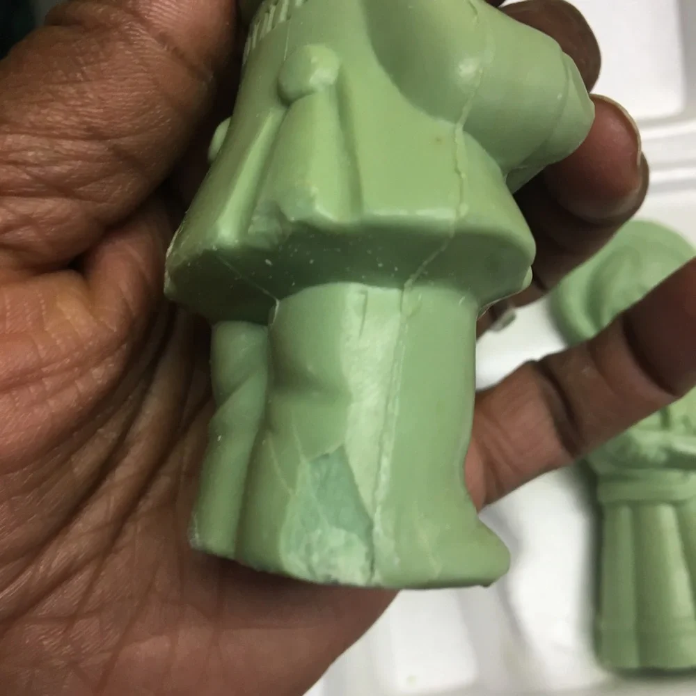 Vintage Bath Soap-AVON Christmas Carollers Decorative Soap has not been used.